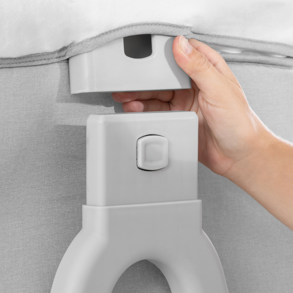 Hauck travel cots Face to Me 2 Grey Toy Dubai (Toys MENA LLC)