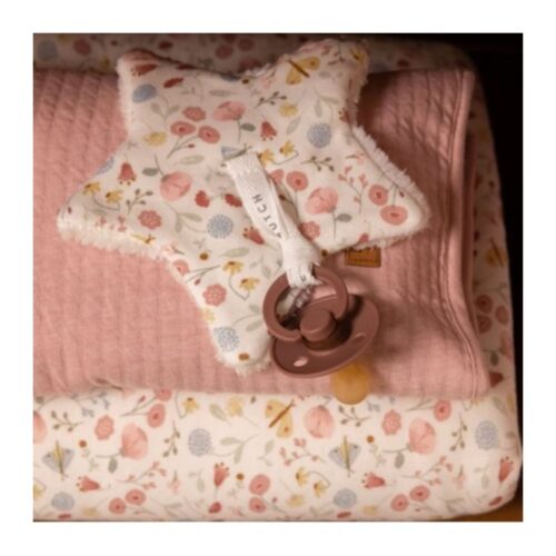 TE20221450_-_Pacifier_Cloth_Flowers_&_Butterflies_(2)