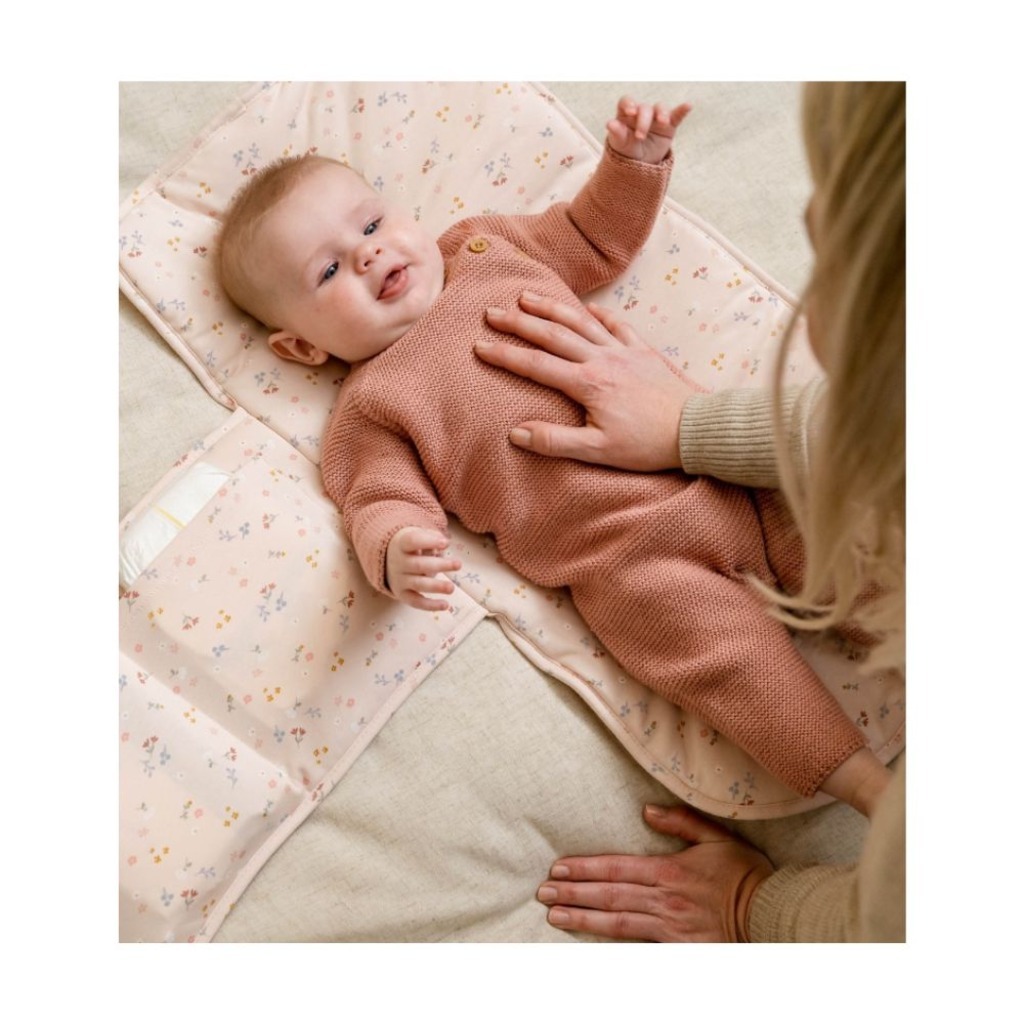 TE40221550_-_Changing_Pad_Little_Pink_Flowers_(2)