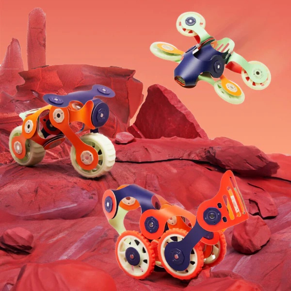 CL-MARS-OB-1_3 Child building Mars rover with Clixo magnetic building set UAE